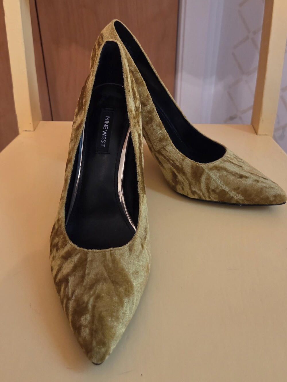 Nine West Tatiana Crushed Velvet Chartreuse Heels - Picture 8 of 8